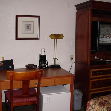 Red Lion Inn And Suites Federal Way Esterno foto