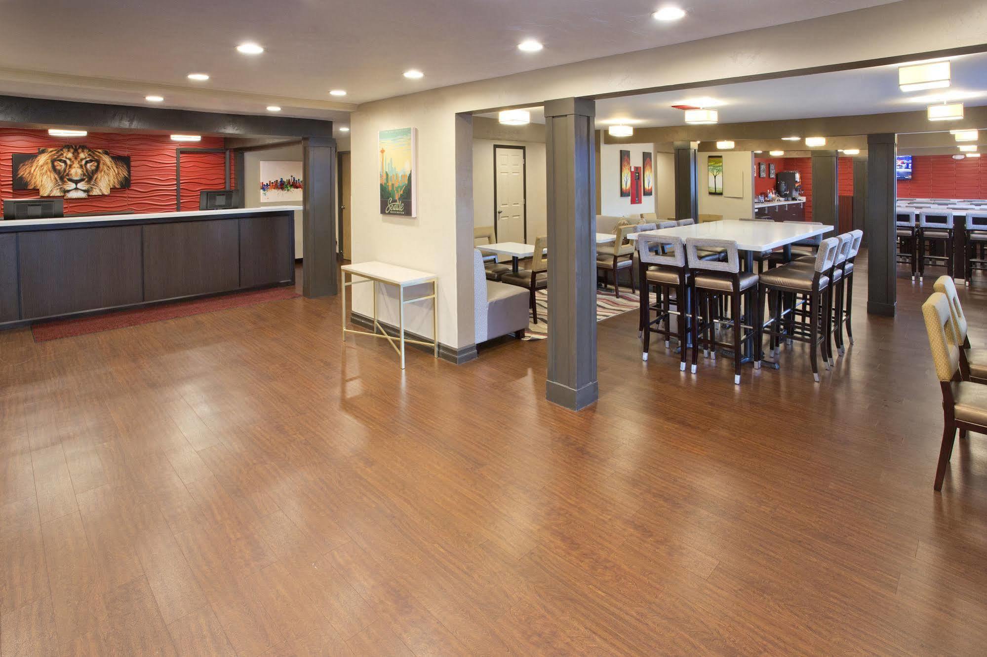 Red Lion Inn And Suites Federal Way Esterno foto