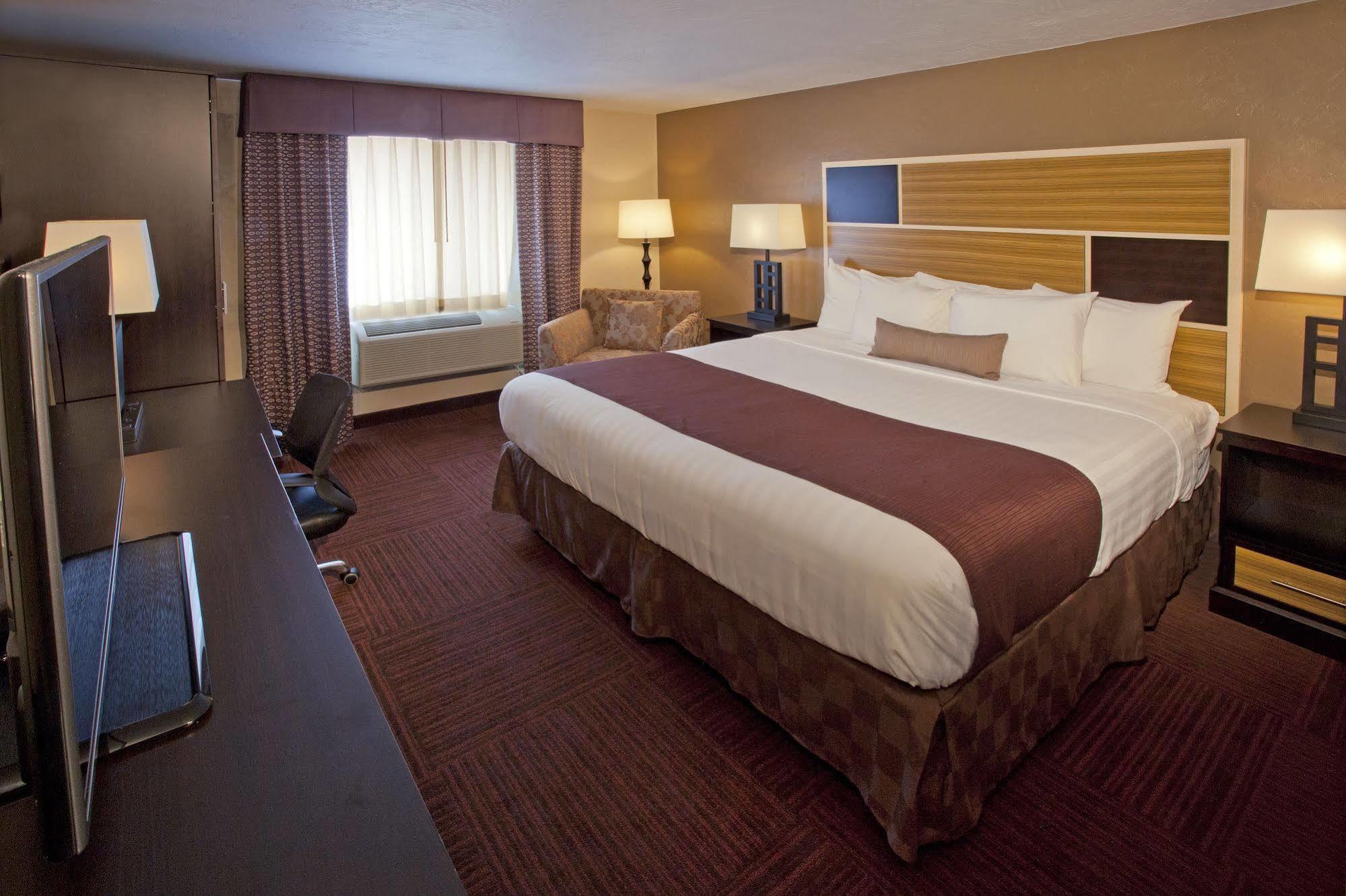 Red Lion Inn And Suites Federal Way Esterno foto