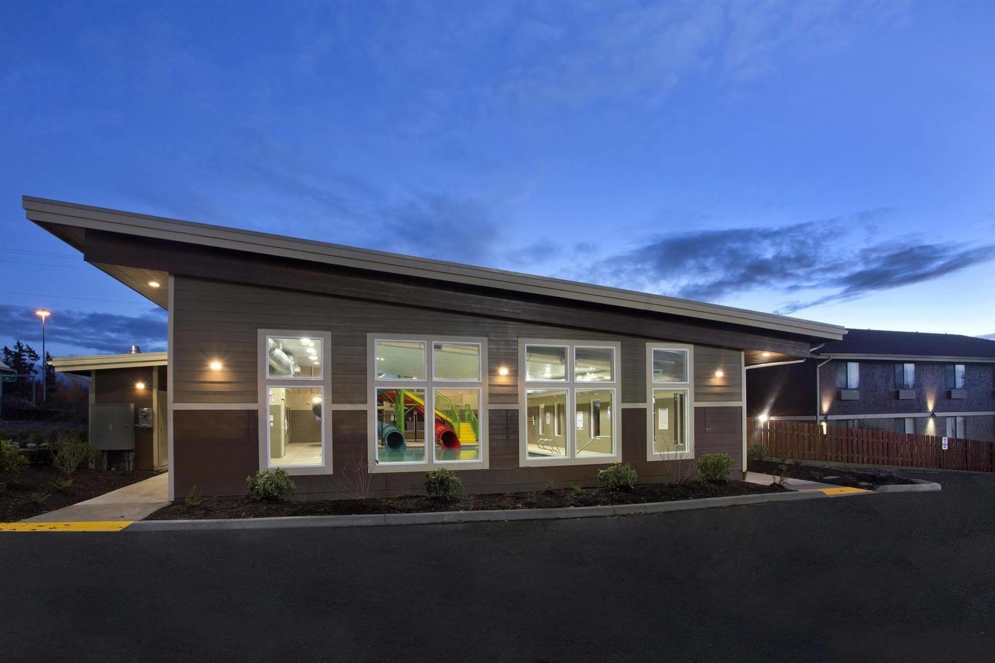 Red Lion Inn And Suites Federal Way Esterno foto