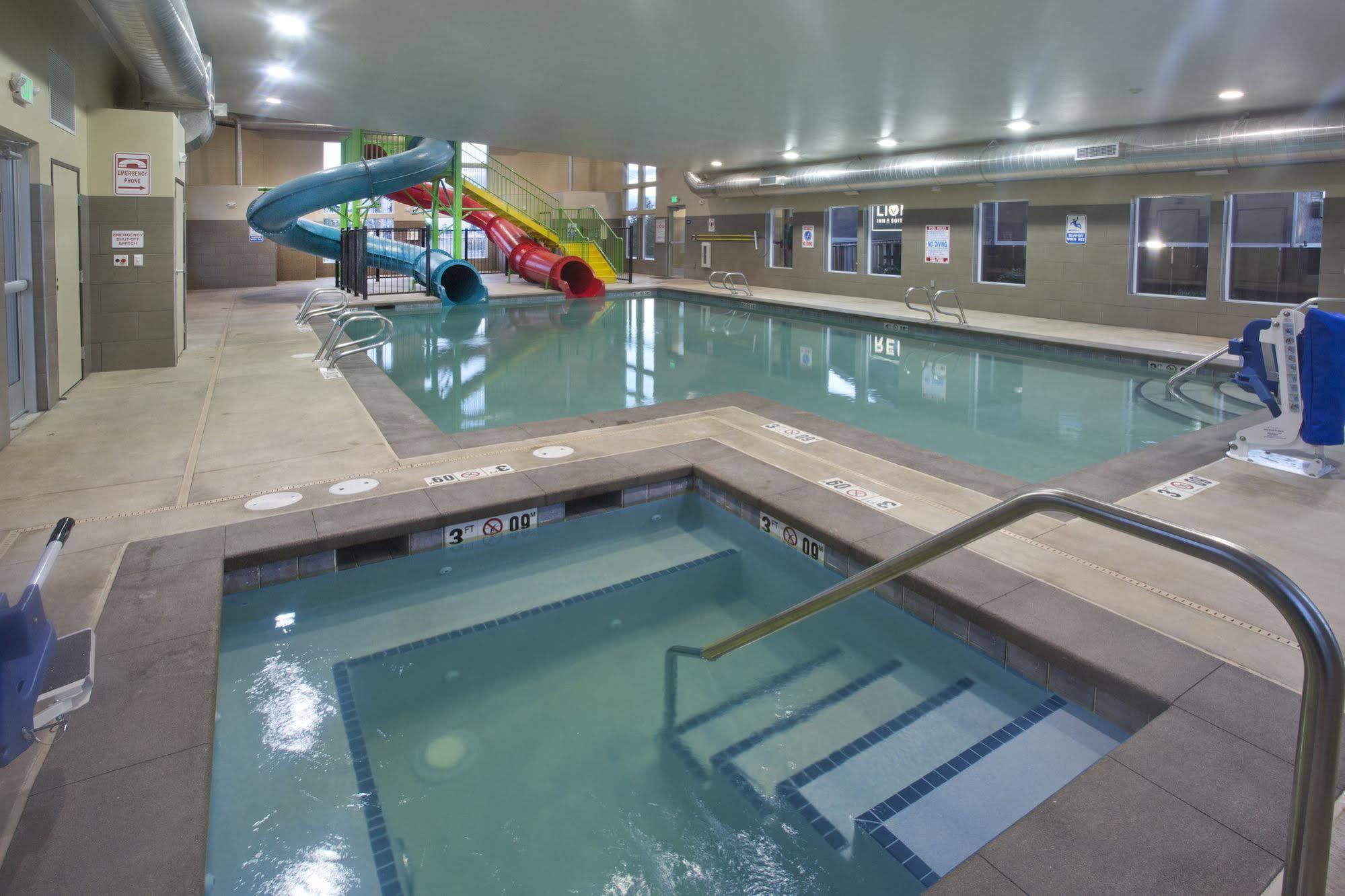 Red Lion Inn And Suites Federal Way Esterno foto