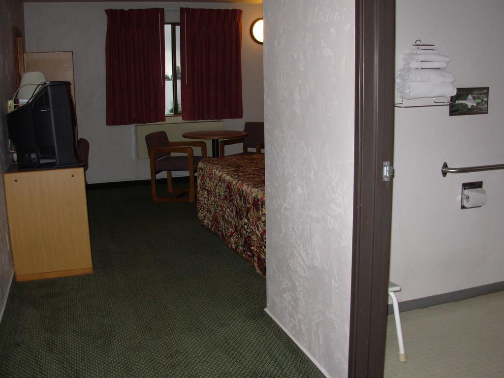 Red Lion Inn And Suites Federal Way Esterno foto