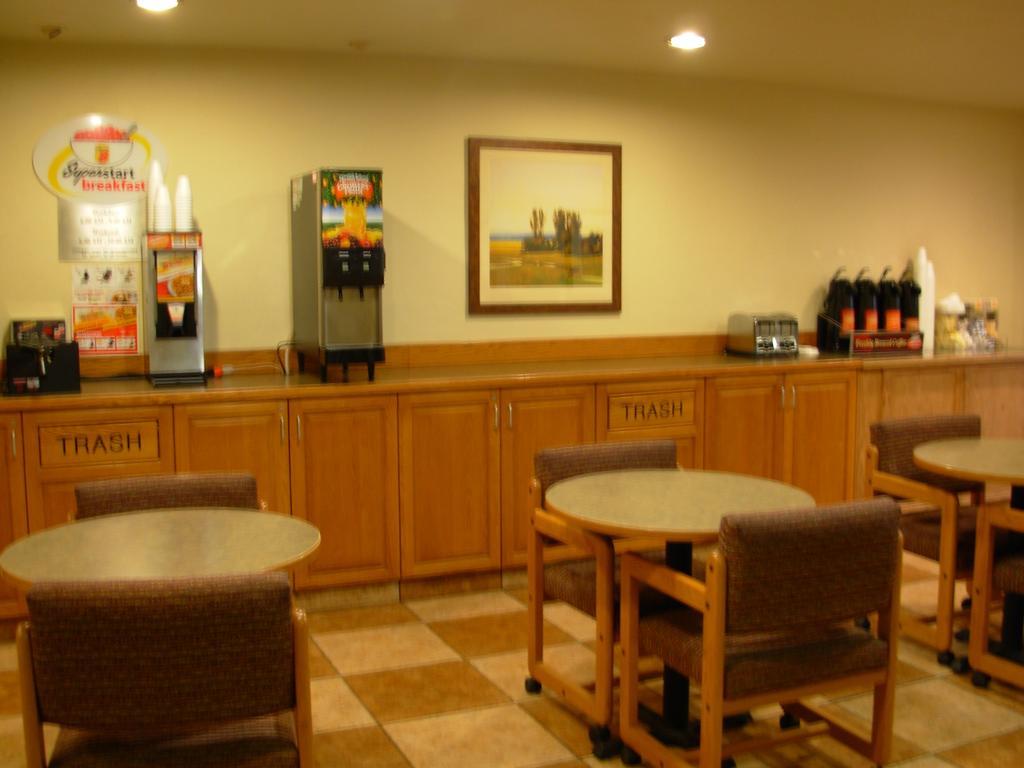Red Lion Inn And Suites Federal Way Esterno foto